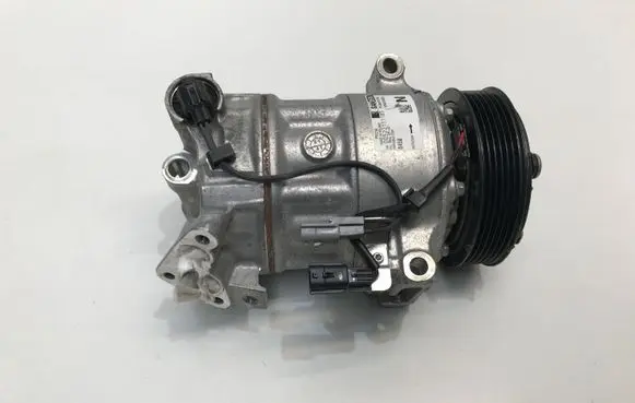 Nissan Qashqai J12 Air conditioning (A/C) compressor (pump) 926006UB0A 005221111B5