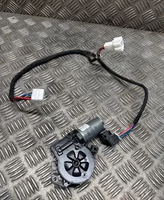 Mercedes-Benz A W176 Sunroof motor/actuator 0390200123 402794A 6048365410