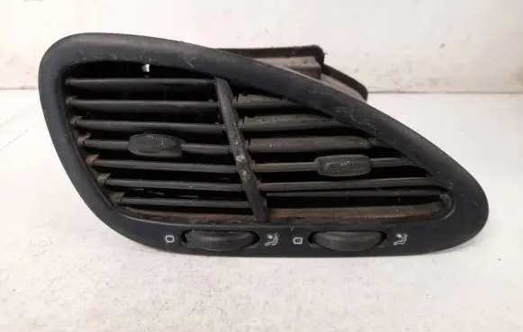 Seat Alhambra (Mk1) Dash center air vent grill 7m1819728e 95vwa014c21afw