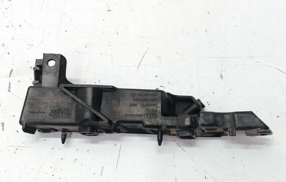 Front bumper mounting bracket