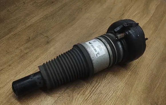 Porsche Macan (95B) Air suspension front shock absorber 95B616039R