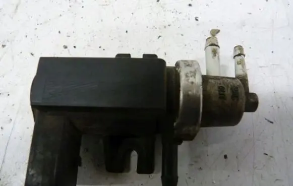 Skoda Octavia Mk1 (1U) Turbo solenoid valve 1J0906627A