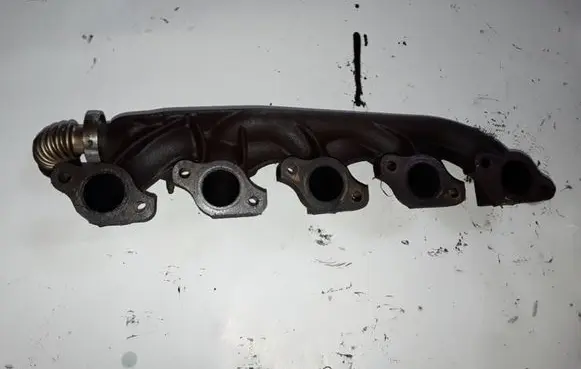 Volvo XC90 Exhaust manifold 30637797
