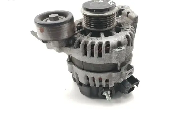 Hyundai i30 Generator/alternator 3730004950