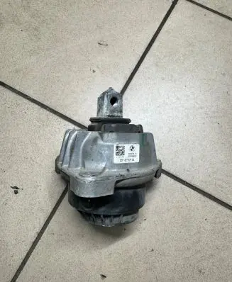 BMW 5 F10 F11 Engine mount bracket 6777371 68623513