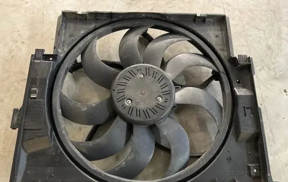 BMW 4 F36 Gran coupe Electric radiator cooling fan 8641946 8641963