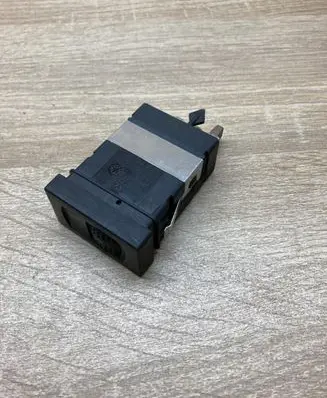 Volkswagen PASSAT B5 Seat heating switch 3B0963564A