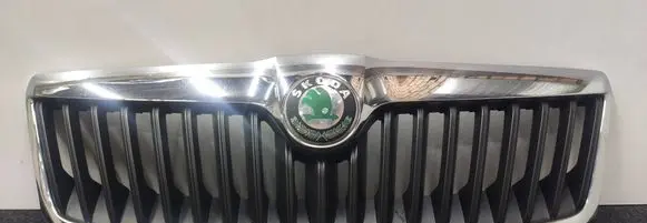 Skoda Octavia Mk2 (1Z) Front bumper upper radiator grill 1Z0853651C
