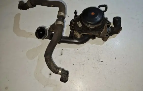 Mercedes-Benz E W212 Water pump A6512006401