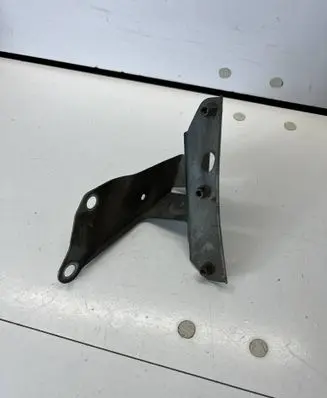 Audi A7 S7 4G Fender mounting bracket 4G8821136D