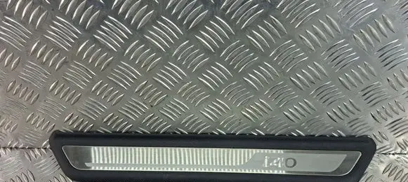 Hyundai i40 Front sill trim cover 858833Z100