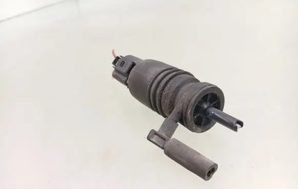Mercedes-Benz CLS C219 Windscreen/windshield washer pump