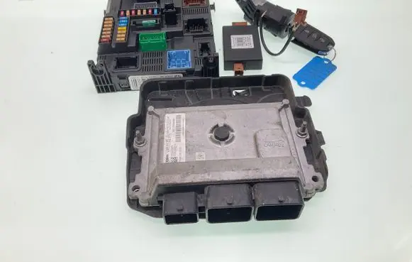 Peugeot 2008 I Engine ECU kit and lock set 9811545080 V29059263A 162500976
