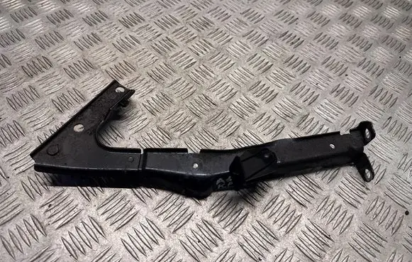 Audi A5 Sportback 8TA Fender mounting bracket 8T0821135