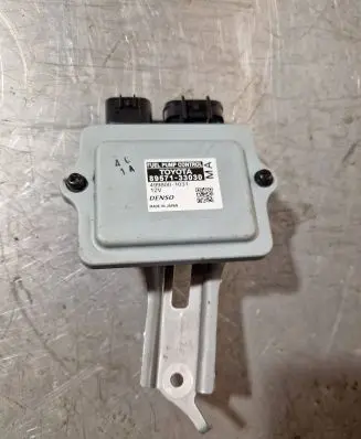 Toyota Camry VIII XV70 Fuel injection pump control unit/module 8957133030 4998001031