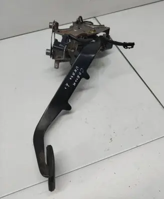 Toyota Corolla Verso AR10 Brake pedal 