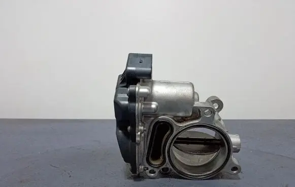 Skoda Superb B8 (3V) Throttle body valve 05L128063E