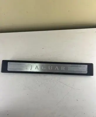 Jaguar XF X250 Front sill trim cover 8X2313200A