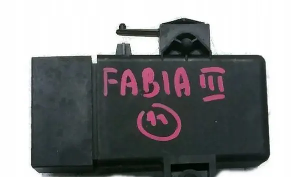 Skoda Fabia Mk3 (NJ) Seat heating relay 6R0959772D