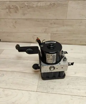 Volvo V50 ABS Pump 30742654 4N512C405GA