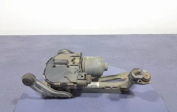 Seat Leon (1P) Front wiper linkage and motor 1P0955023B