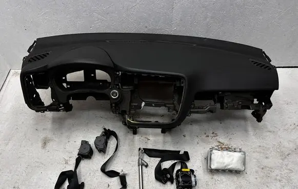 Mitsubishi Outlander Dashboard