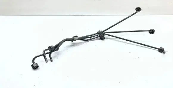 Fuel injector supply line/pipe