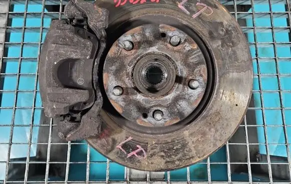 Toyota Corolla Verso E121 Front wheel hub spindle knuckle IMPRK1376364