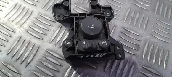 Wing mirror switch