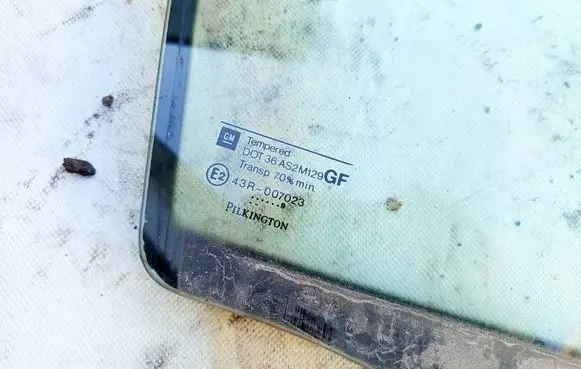 Opel Astra G Rear door window glass AS2