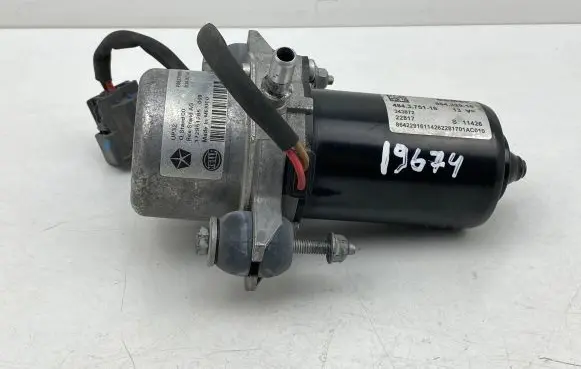 Chrysler Pacifica Vacuum pump P68274999AD 86422916