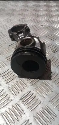 Volkswagen Touran I Piston with connecting rod W103
