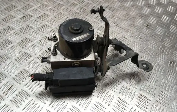 Volkswagen Golf Plus ABS Pump 1K0907379Q 24LIF0605 1AH5E18J48