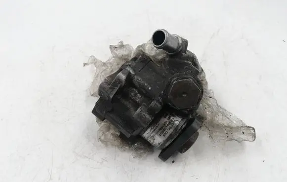 Audi A4 S4 B5 8D Power steering pump 8D0145155 7691955100