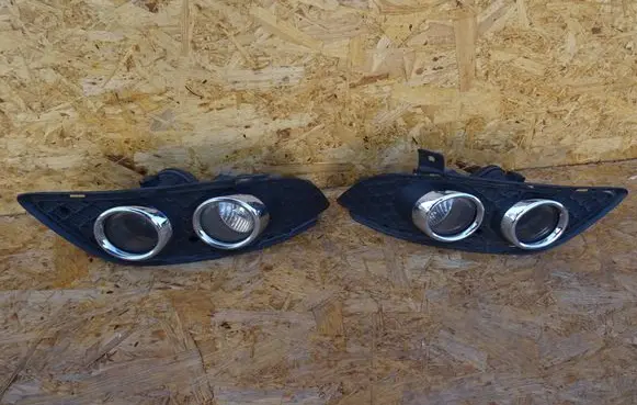 Mercedes-Benz B W246 W242 Front fog light 0305086001 A2128200956 LE03A2561