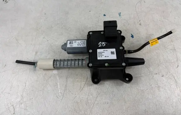Peugeot 3008 I Hand brake/parking brake motor A2C53379975