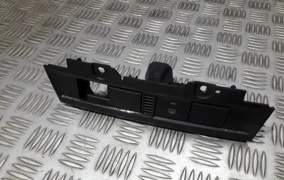 Ford Focus Windscreen/window heater switch 4M5113D734 14M51-13D734