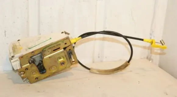 Ford Escort Rear door lock 95AGA264A27DC 93BG220A20BA