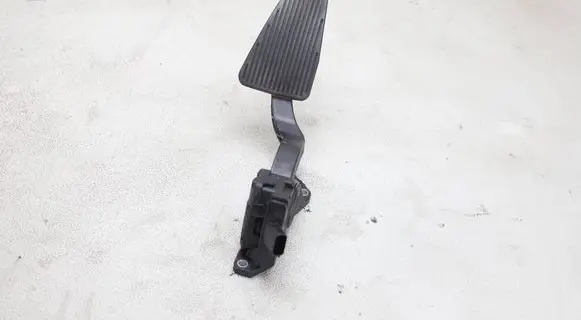 Dodge RAM 1500 DS Accelerator throttle pedal 6PV93396615 68043161AD 93317800