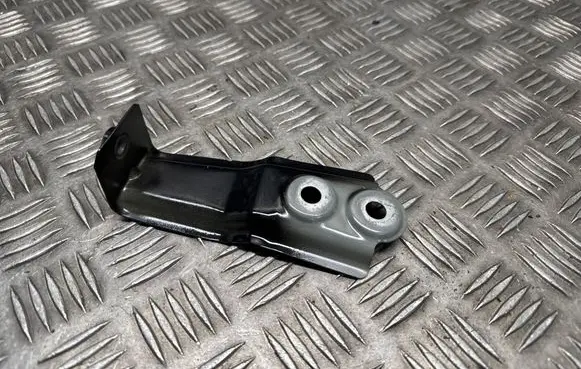 BMW X7 G07 Fender mounting bracket 7418217