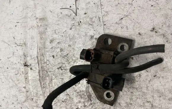 Mitsubishi L200 Valve vacuum 
