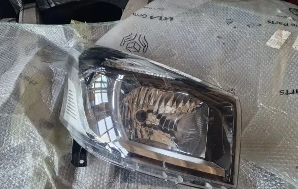 Renault Trafic III (X82) Headlight/headlamp 260109424R