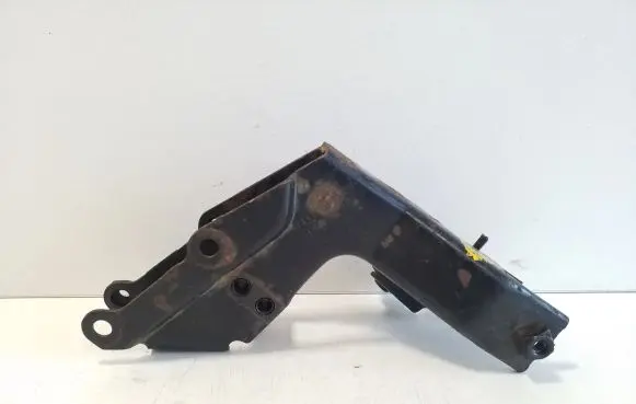 Volkswagen Transporter - Caravelle T4 Engine mounting bracket 7D0399111G