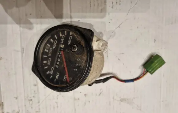 Isuzu Trooper Speedometer (instrument cluster) T70P