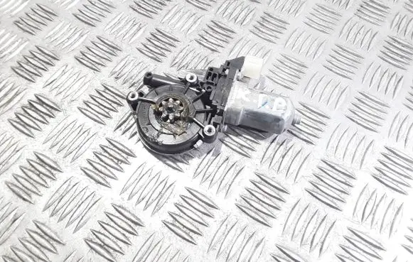 Hyundai i20 (PB PBT) Front door window regulator motor 988101J100 2621004680