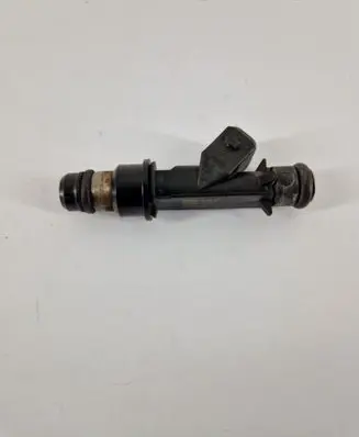 Volkswagen Polo V 6R Fuel injector 25313846