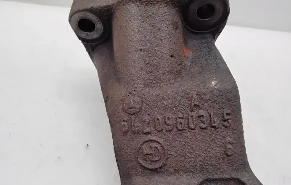 Chrysler 300 - 300C Engine mounting bracket 6420960345