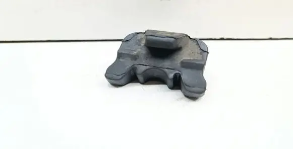 BMW 1 E81 E87 Radiator mount bracket 7805310 17117805310