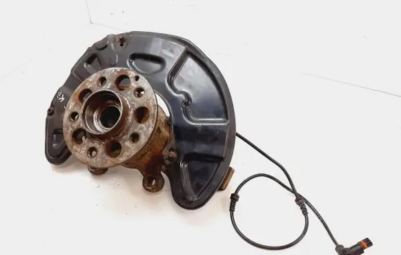 Mercedes-Benz GLK (X204) Front wheel hub A2044211120