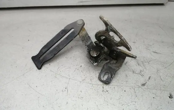 Audi A6 S6 C4 4A Engine bonnet/hood lock/catch 4A0823480D
